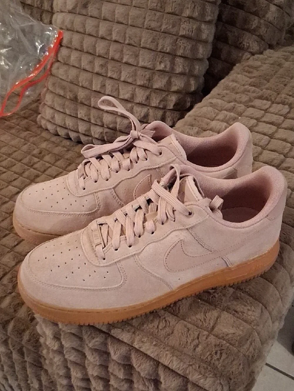 Nike Men's Low-Top Sneakers in Light Pink with Gum Sole